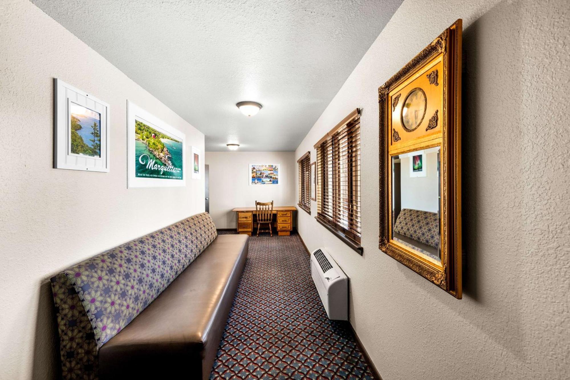 Americas Best Value Inn Marquette Extérieur photo