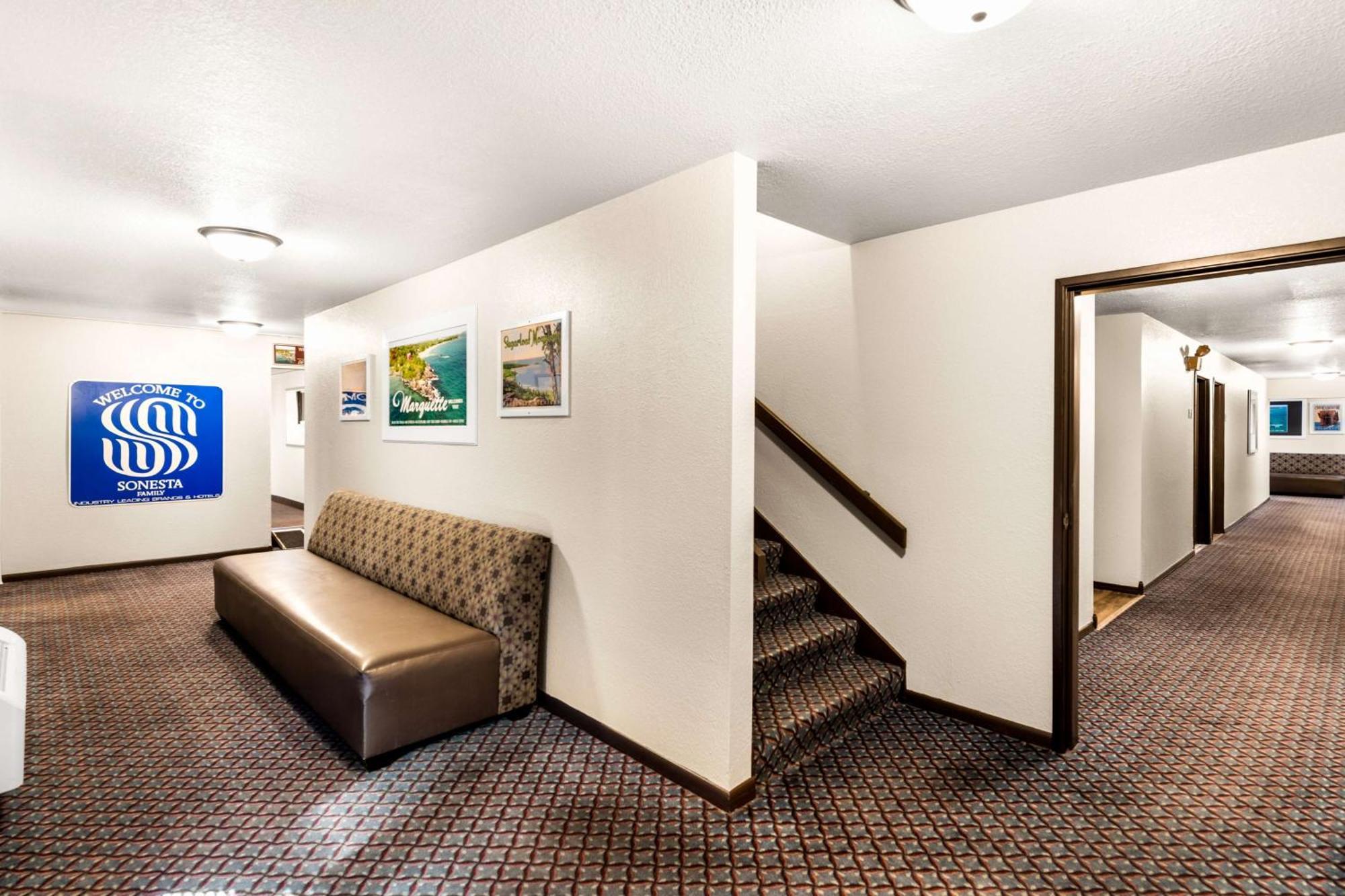 Americas Best Value Inn Marquette Extérieur photo